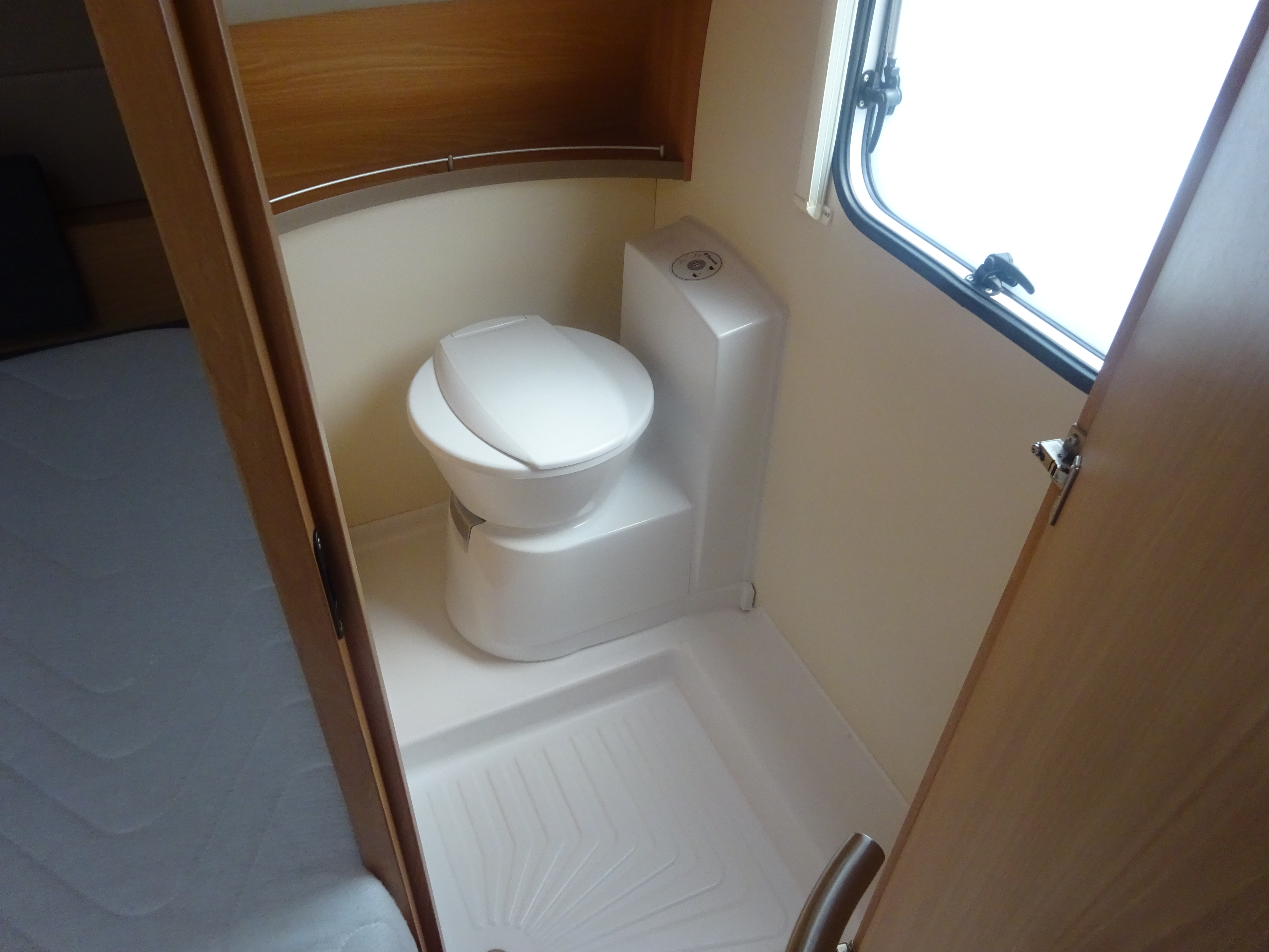 Knaus Sudwind GERESEVEERD foto: 20