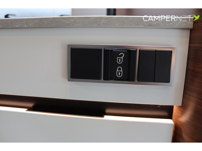 Hymer BMC-T 600 170pk Automaat | Lithium | Dieselverwarming | Lengtebedden | Uitrustingslijn Premium | Omvormer | SLC Chassis | Stoelv foto: 14