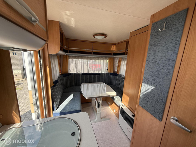 Wilk 490 S3 Enkele bedden voortent rondzit foto: 6