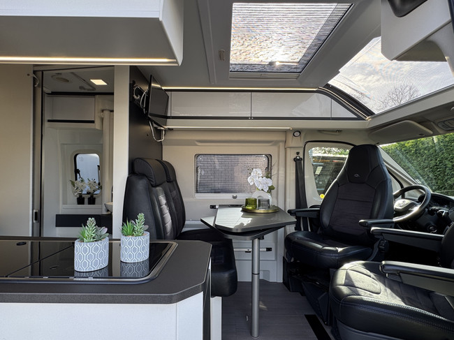 Adria Twin Supreme 640 SGX 180 pk AUTOMAAT 9-Traps Euro6 Fiat Ducato 8 Maxi **Lengtebedden in hoogte verstelbaar/4 zitplaatsen/Luifel/ foto: 1