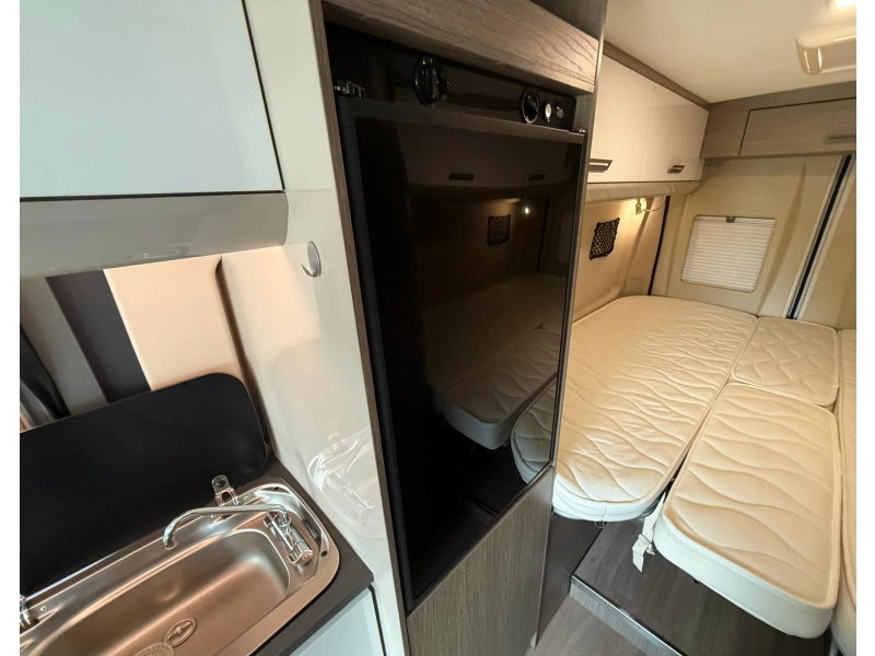 Chausson V697 VIP 9T Automaat lengtebedden  foto: 12