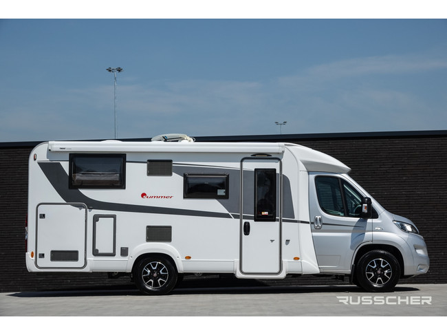 Bürstner Summer time T690G 150Pk Automaat | Levelsysteem | MaxxFan | Zonnepaneel | Constructslot foto: 2