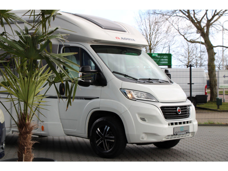 Adria Coral 600 SC Queensbed - Compacto foto: 6