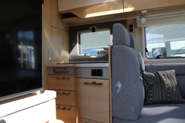 Hymer B MC I 680 equipped with powerful Mercedes 9 G Tronic 170 hp AUTOMATIC single beds + pull-down bed (56 photo: 35