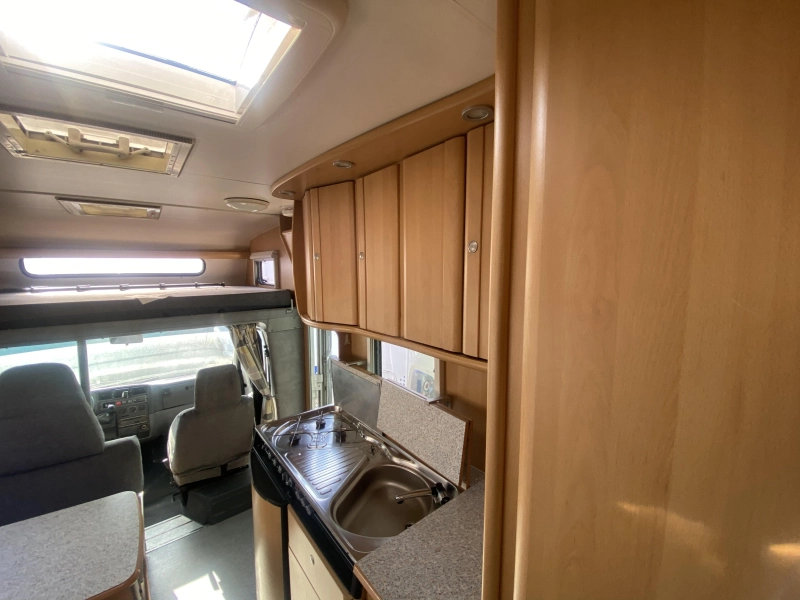 Dethleffs Globetrotter 6 PERS Met stapelbed &XXL garage  foto: 13