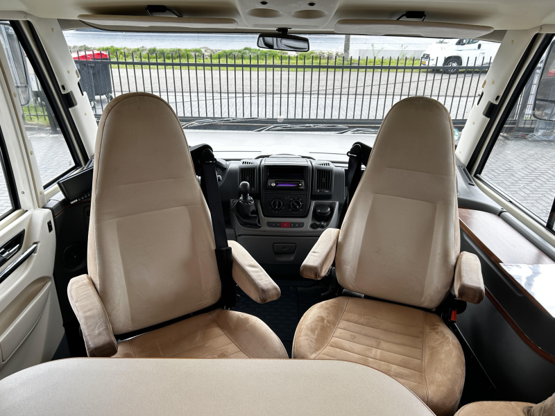 Hymer B614 CL Dwarsbed/Hefbed/160pk  foto: 15