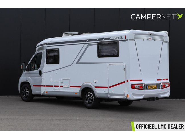 LMC Cruiser V646 140pk Automaat | HEO safe sloten | Thule luifel | Trekhaak | Lengtebedden | Bearlock | Panoramadak | Compact model foto: 1