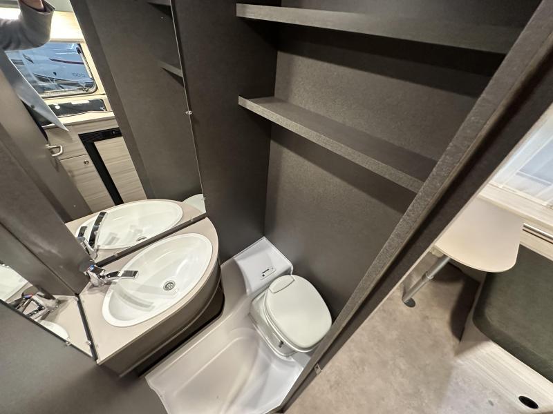 Dethleffs C'Joy 460 LE +mover+luifel+fietsendrag  foto: 13