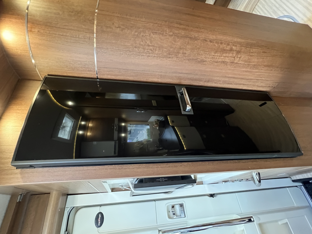 Carthago C-Tourer I 144 QB QUEENSBED+HEBED TREKHAAK DAKAIRCO foto: 8