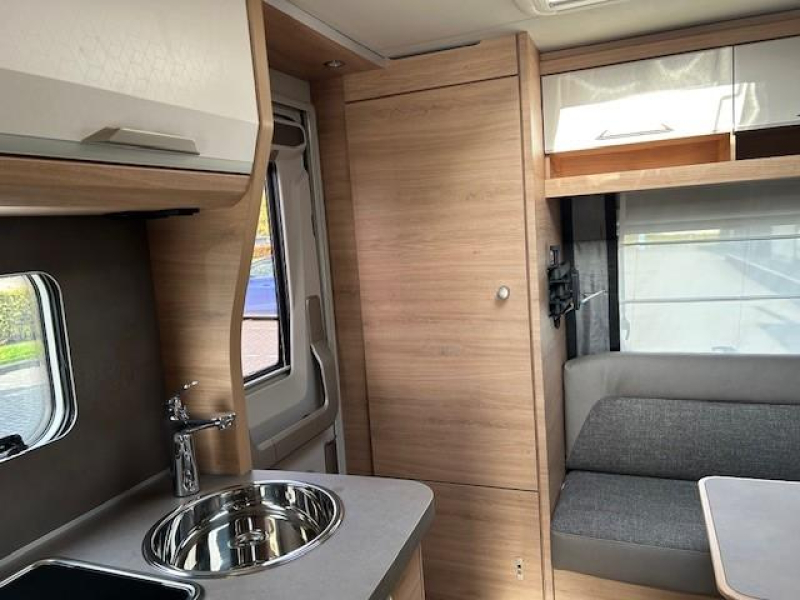 Knaus Sudwind Black Selection 420 QD Foto: 8