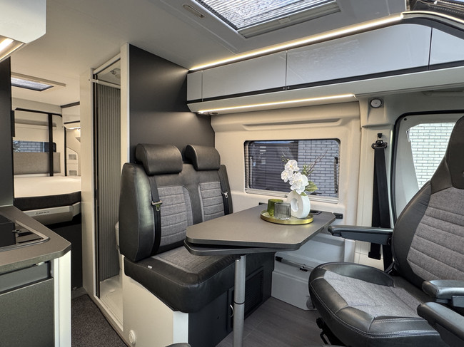 Adria Twin Supreme 640 SGX 160 pk AUTOMAAT 9-Traps Euro6 Fiat Ducato 8 Maxi **Lengtebedden in hoogte verstelbaar/4 zitplaatsen/Luifel/ foto: 8