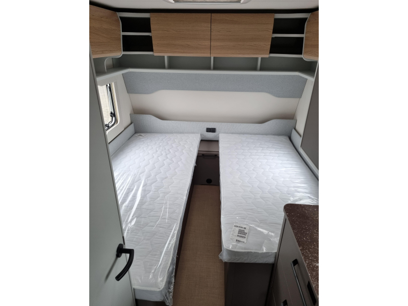 Bürstner B66 490 TL - Enkele bedden -  foto: 12