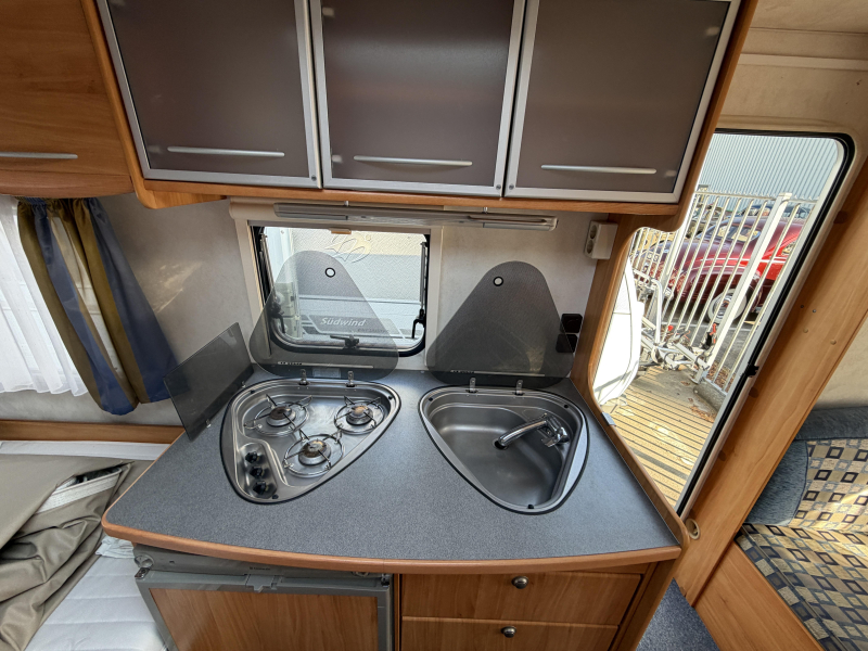Adria Adora 462 UB 1300 KG+Voortent+luifel  foto: 15