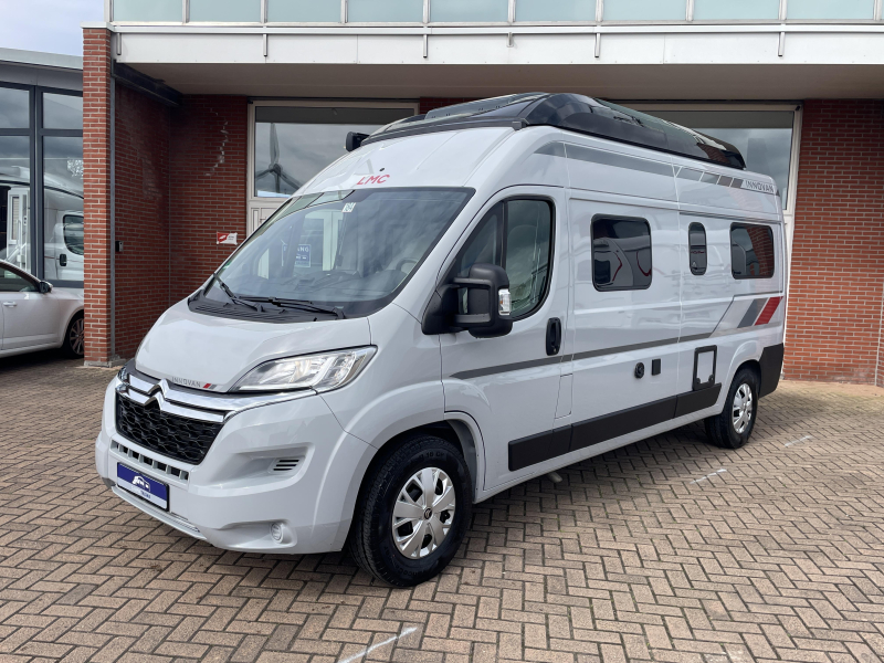 LMC Innovan 600 4 Pers Toit relevable photo: 3