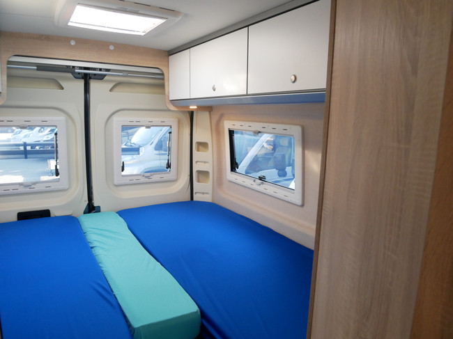 Clever 6.40 Mtr Buscamper, Chasis Maxi, &iexcl;&iexcl;Camas Bajas Longitudinales!! foto: 18