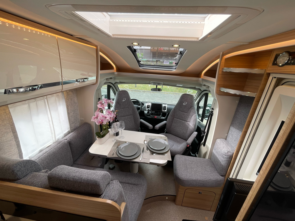 Dethleffs GLOBEBUS T6 GT CAMA QUEEN AUTOM&Aacute;TICA 6.99M foto: 1