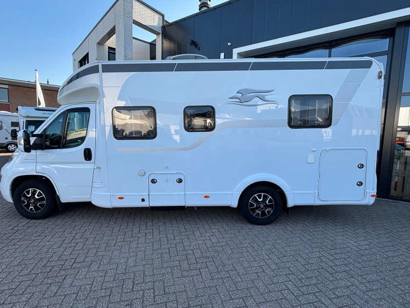 Laika Kosmo 212 sistema de nivelaci&oacute;n cama queen 7m foto: 6