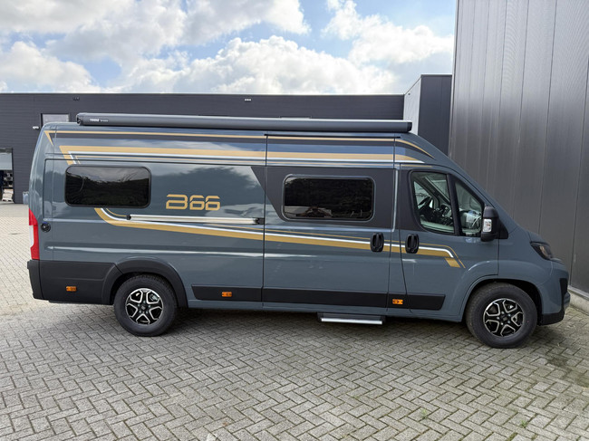 Bürstner B66 640 C Lengtebedden foto: 1