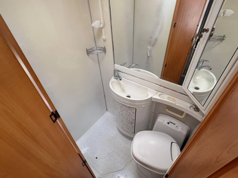 LMC Liberty 2.8JTD 130PK Luifel  foto: 14