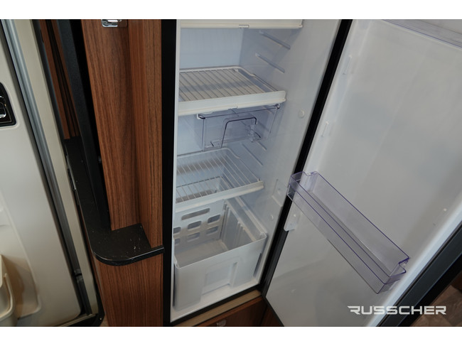 Hymer BMC i 680 170Pk Automaat. | Levelsysteem | Maxxfan | Dakairco | Lithium accu foto: 18