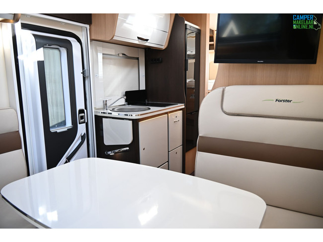 Eura Mobil Forster 699EB Foto: 14