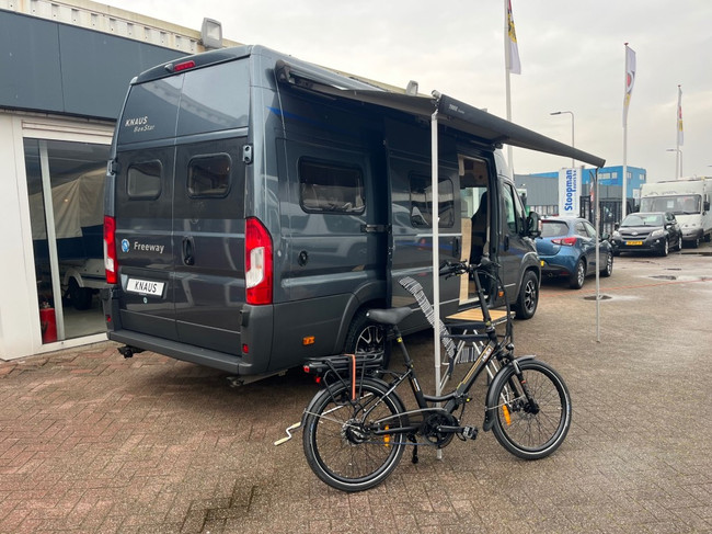 Knaus Boxstar Freeway 640 Automaat Off-Grid Lengtebedden foto: 3