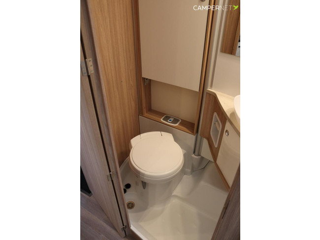 Bürstner Ixeo Time 726 G 165pk | 5e zitplaats | Zonnepanelen | Hefbed | Achteruitrijcamera| Thule lift fietsendrager | Lengtebedden | Bea foto: 17