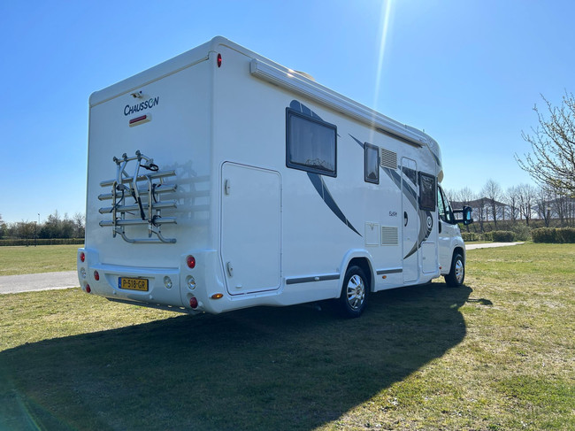 Chausson 718 EB 2.3 131 PK Fiat Ducato Half-Integraal Camper QUEENS BED IN Hoogte verstelbaar foto: 16