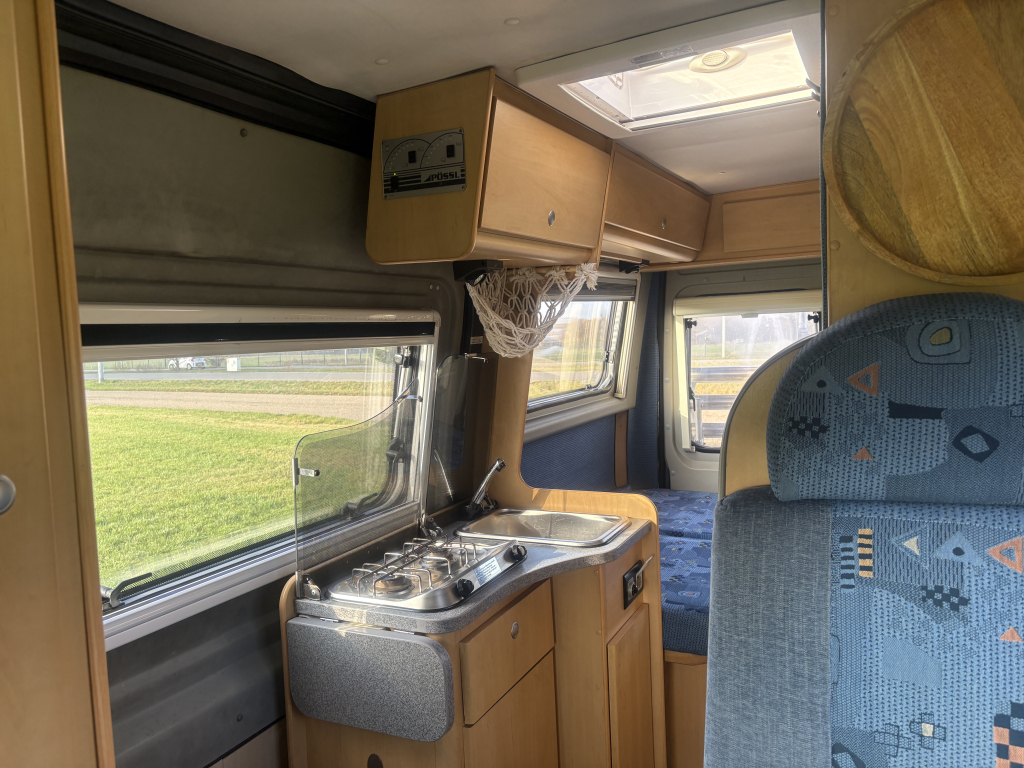 Pössl 2Win Vast bed 2.8 Turbo/128pk/AIRCO foto: 9