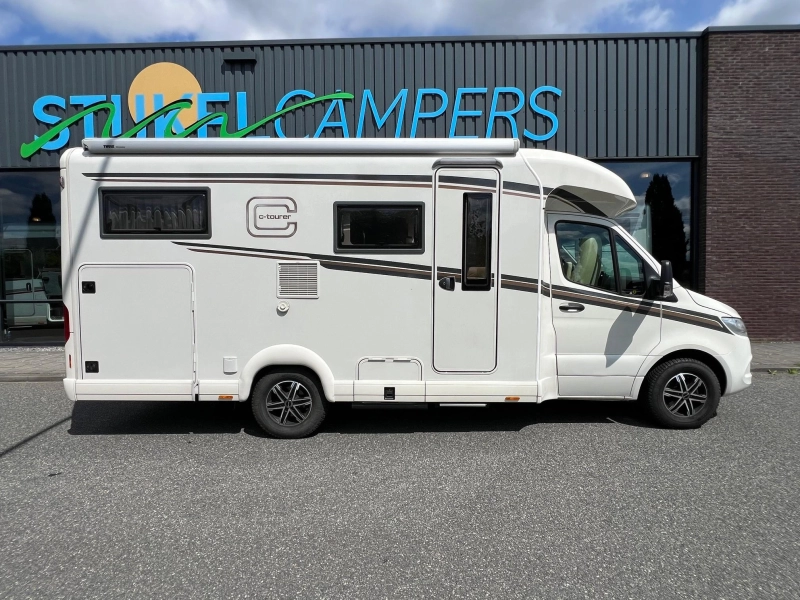 Carthago C-Tourer T 143 LE MERDCEDES/2 ZONNEPAN.  foto: 1