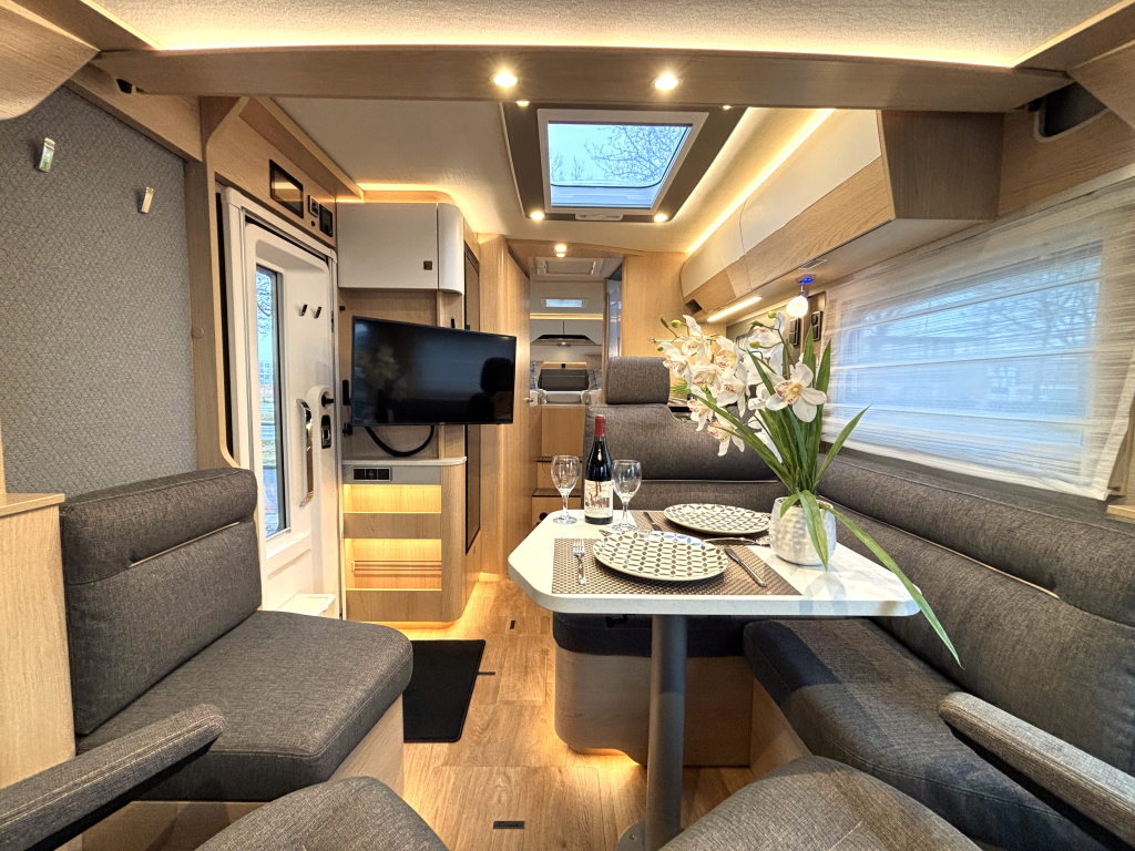Hymer BMC 680 SilverLine MERCEDES 9T AUTOMAAT ENKELE BEDDEN foto: 18