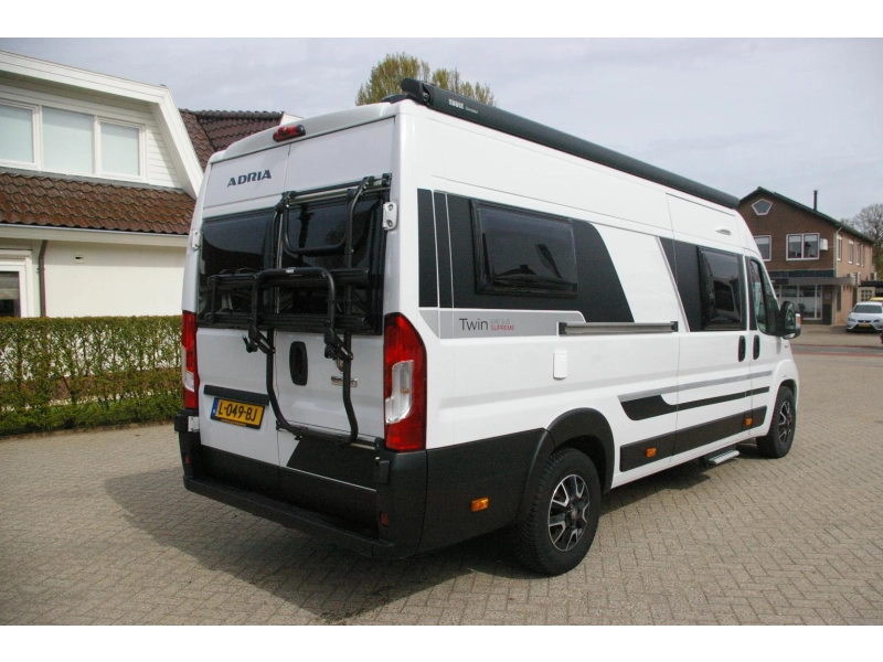 Adria Supreme 640 SLB Enkele bedden, panorama.  foto: 2