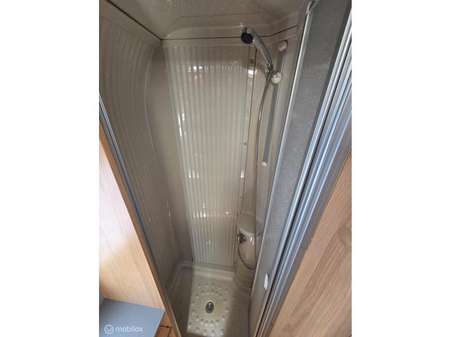 B&uuml;rstner Solano T710 Semi-int&eacute;gr&eacute; 3.0 158Pk ☆R&eacute;frig&eacute;rateur XL☆ photo : 23