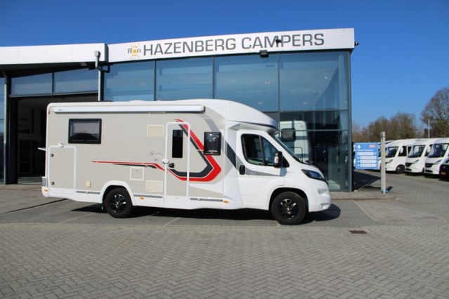 Challenger Graphite Vip Edition T 328 idem Chausson 788 AUTOMAAT Fiat 140 pk voorzien van Queensbed en paviljoenbed 4 pers. (76