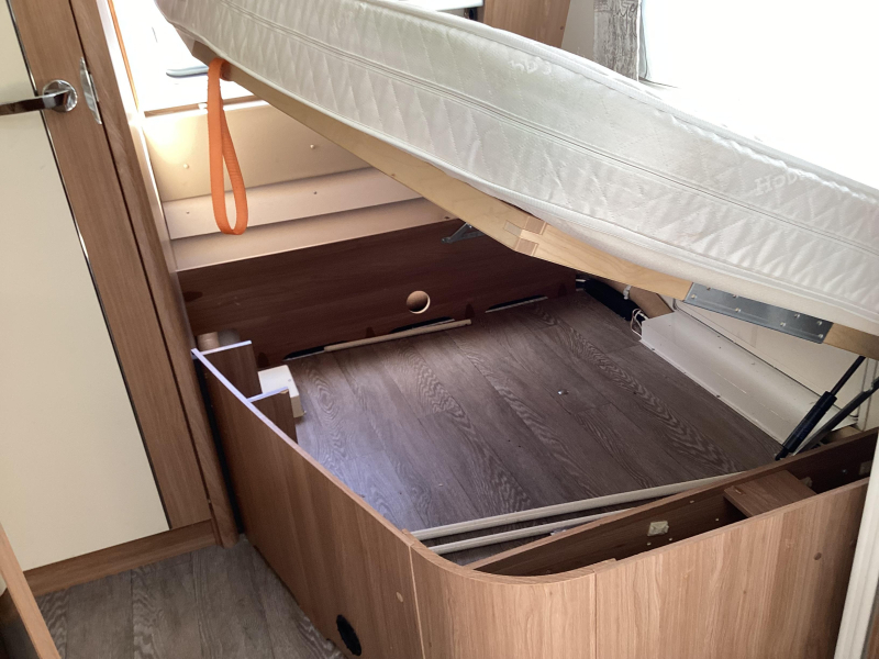Hobby De Luxe 460 UFE omnistor foto: 10