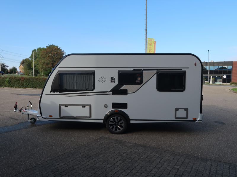 Knaus Sudwind Black Selection 450 FU FRANS BED / RONDZIT  foto: 20