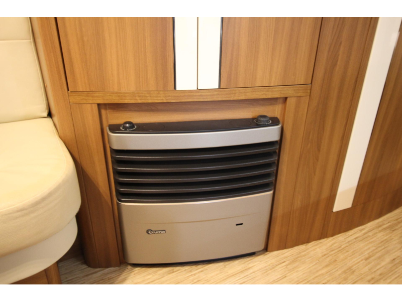 Hobby Excellent 455 UF Thule 6300 Airco Voortent  foto: 14