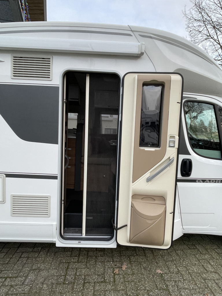 Adria Matrix 600 SC CAMA QUEEN+CAMA ABATIBLE 6.99M foto: 5