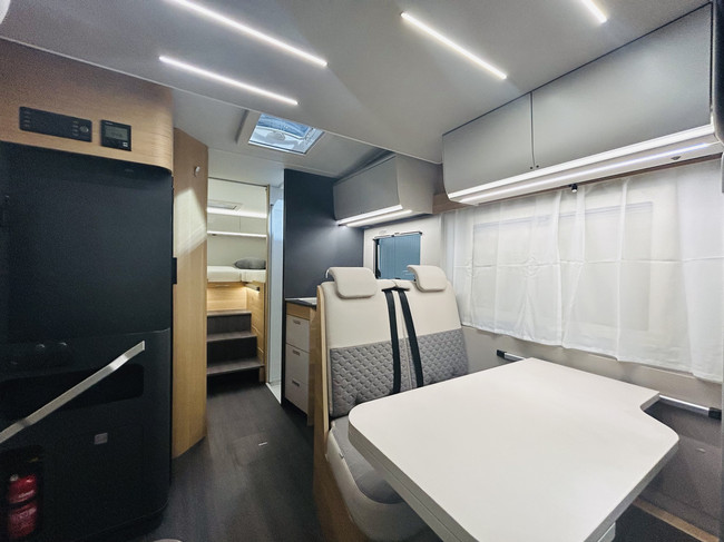 Adria MATRIX 670 SL Axess Camas separadas, suelo completamente plano, 5 plazas con cintur&oacute;n foto: 10