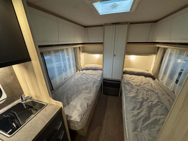 Hobby De Luxe 460 LU foto: 4