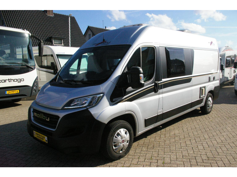 Carthago Malibu 600 Automaat, Dwarsbed.  foto: 2