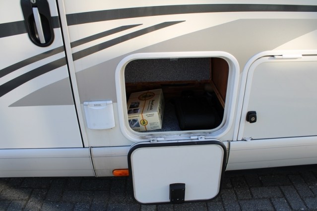 Carthago Chic C Line I 5.0 1e eigenaar Fiat 3.0 liter 160 pk 4250 kg chassis enkele bedden 5 zitplaatsen (122  foto: 6