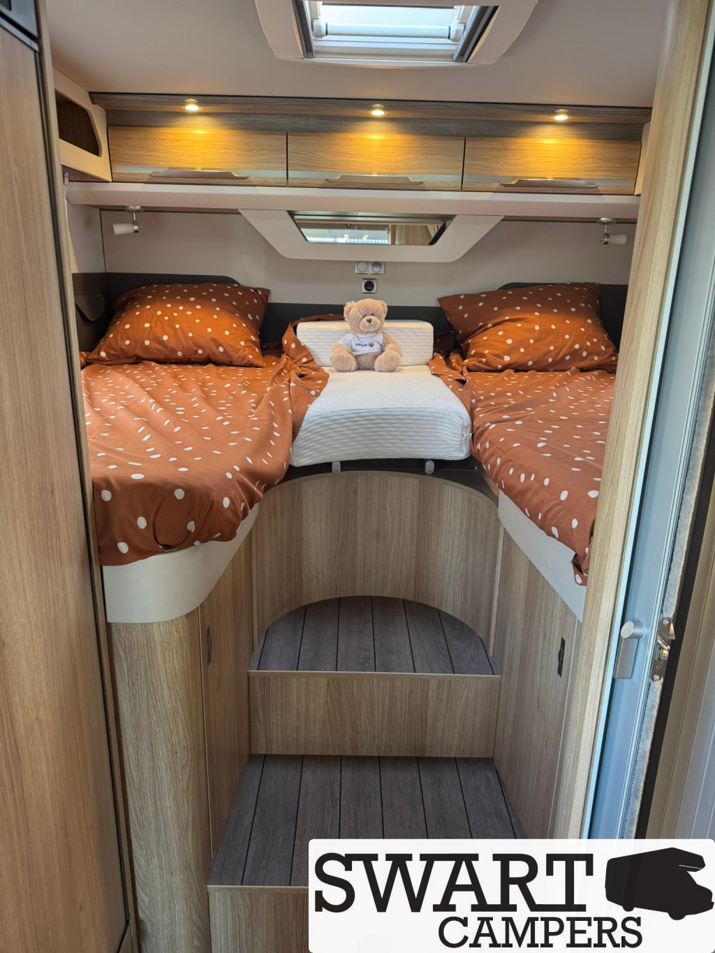 Knaus Skywave 650 MEG, Enkele bedden Hefbed foto: 16