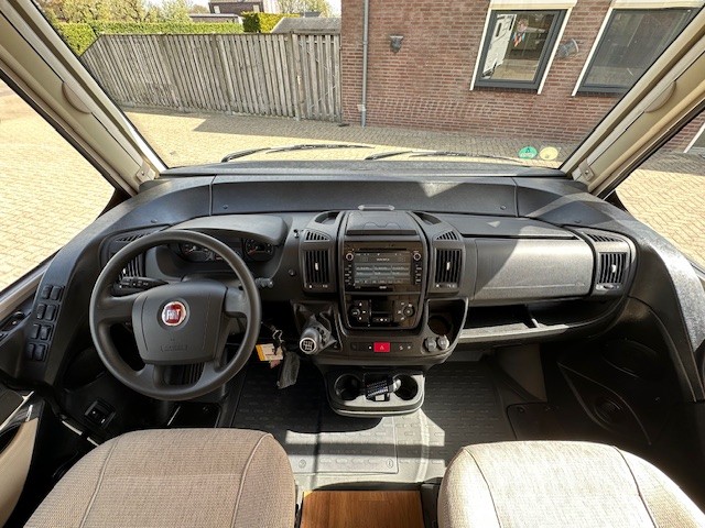 Hymer B 588 DL, nur 15249 km! Foto: 11