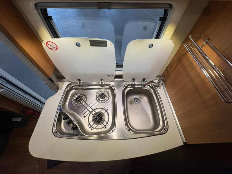 Hymer Exsis-I 474 zonnepaneel / bearlock  foto: 9