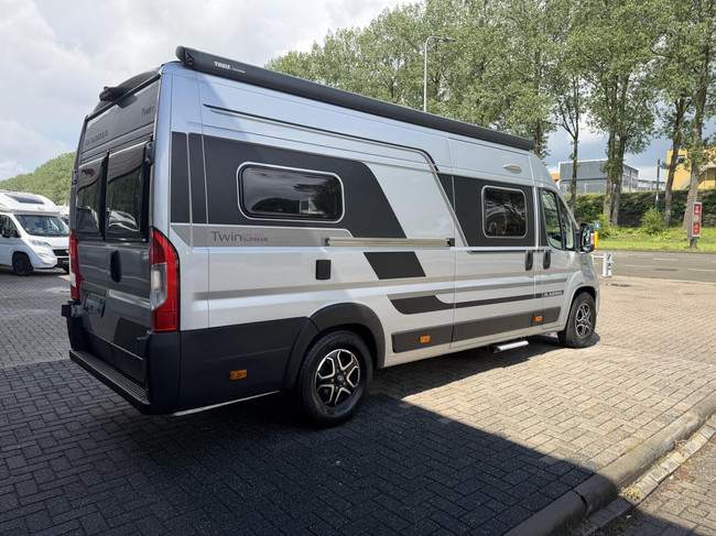 Adria Twin Supreme 640 SGX 9T-Automaat Zonnepaneel Victron Systeem foto: 7