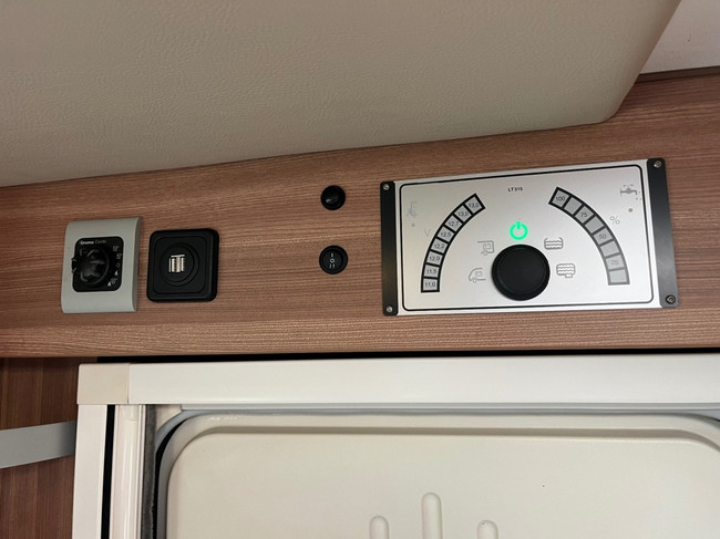 Weinsberg Caracompact R57 Airco Cruise Einzelbetten Solarpanel 64.416km Foto: 11