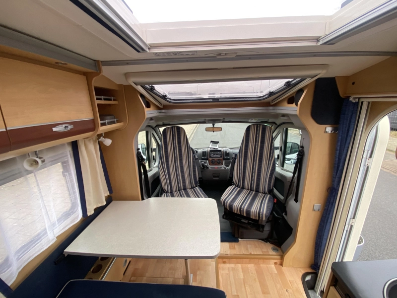 Dethleffs Advantage 6611 T Einzelbetten VOLL Klimaanlage Foto: 7
