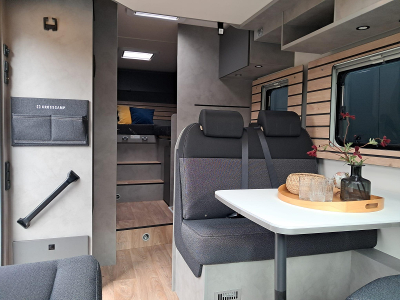 Crosscamp EXPDN T7.4 E - Sehr modern - Navi Foto: 1