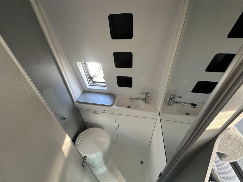 Weinsberg CaraBus 600 MQ 360 park|5 gordels|lion  foto: 9